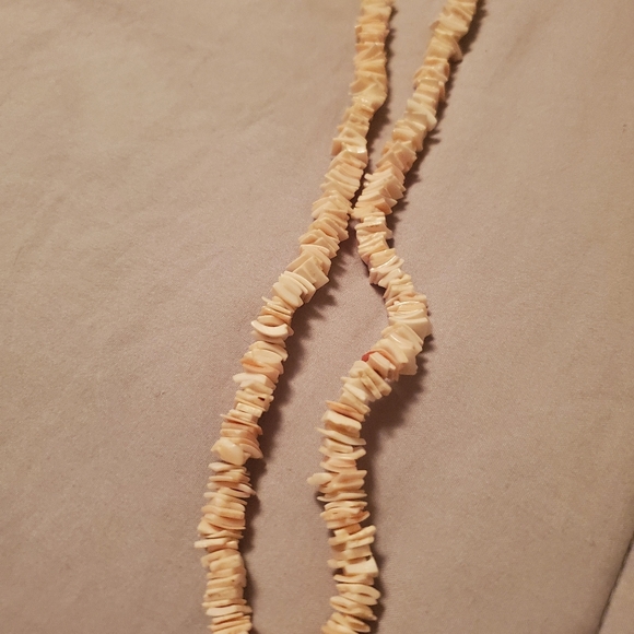 Shell necklace - Picture 2 of 3